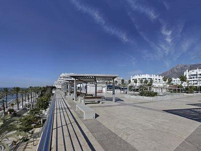 Duplex Apartment On The Beach 71 Marbella Exterior photo